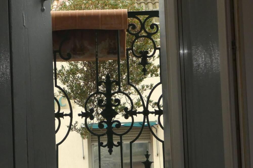 Etanit ! Etape Calme Et Parking Velo, Bicycle - Connection Tous A 1Mn Bus,Train Et Aeroport - Plein Centre De Beziers Pour Visiter,Manger - Chambres Climatisees, Spacieuses Amenagees Pour Singles, Couple, Et Ou Familles - Consigne Et Petit Dej En Plu ภายนอก รูปภาพ